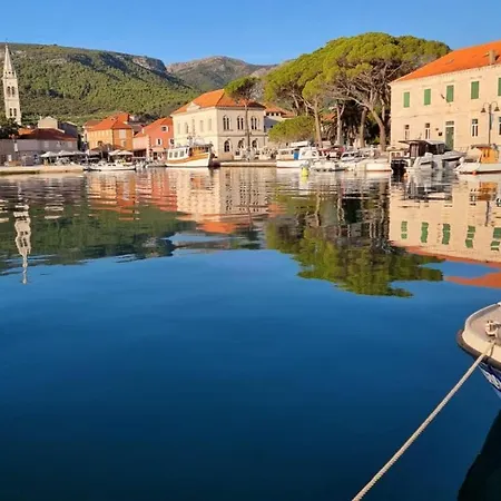 Star Of Stone * Jelsa (Hvar)